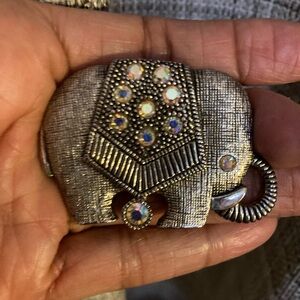 Elephant Brooch with Rhinestones that shine and sparkle. Vintage. Preowned, EUC.